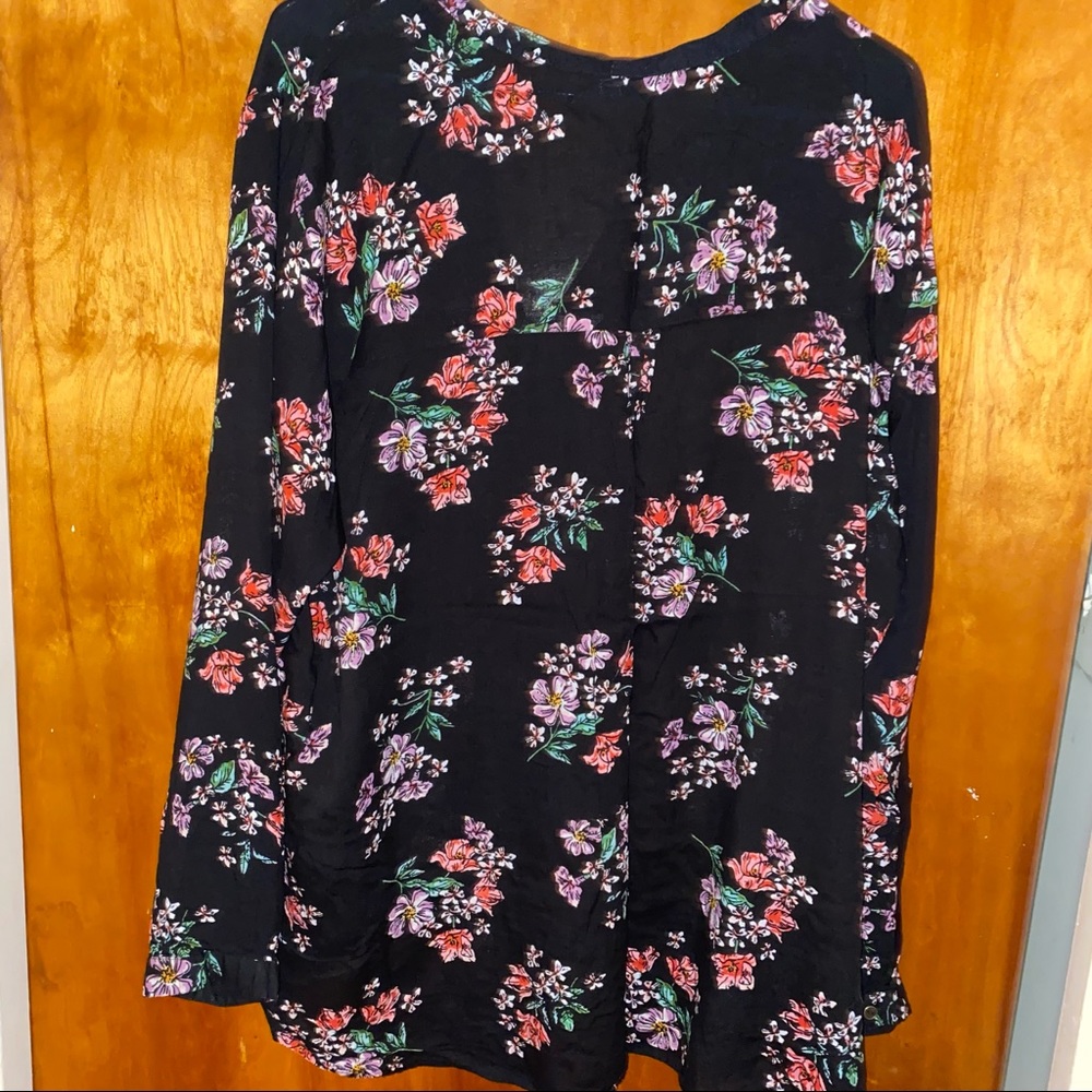 CW CLASSICS Women’s Blouse with flowers. Size 3X - Picture 5 of 5